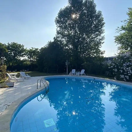 Mit Privatpool Fuer 12 Personen Ca 250 Qm In Casabianca, Adriakueste Italien Lignano Sabbiadoro Und Umgebung Дом отдыха *