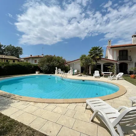 Mit Privatpool Fuer 12 Personen Ca 250 Qm In Casabianca, Adriakueste Italien Lignano Sabbiadoro Und Umgebung *
