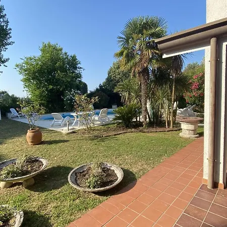 Mit Privatpool Fuer 12 Personen Ca 250 Qm In Casabianca, Adriakueste Italien Lignano Sabbiadoro Und Umgebung Дом отдыха